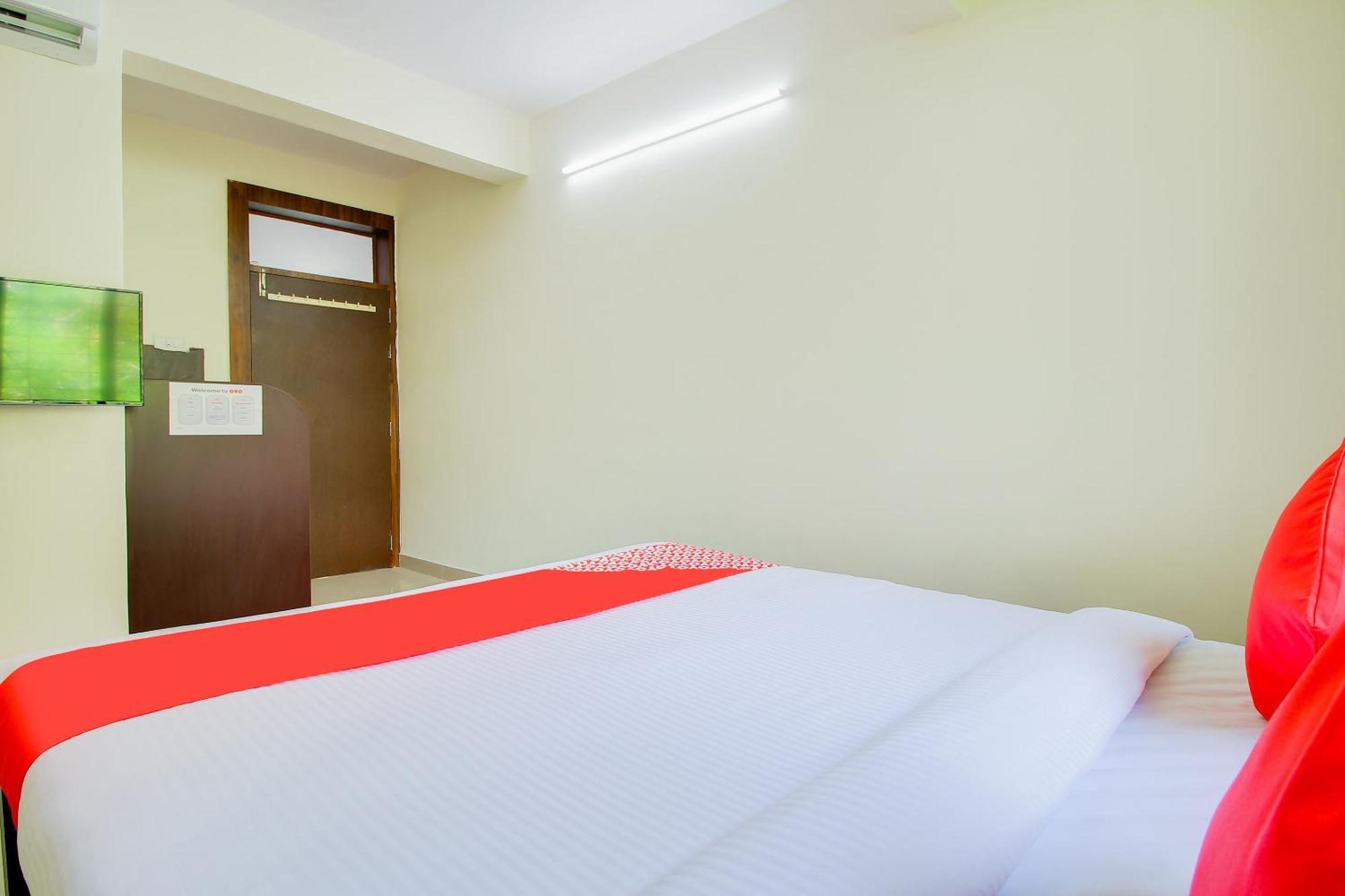 פונה Hotel O Galaxy Near Inox מראה חיצוני תמונה