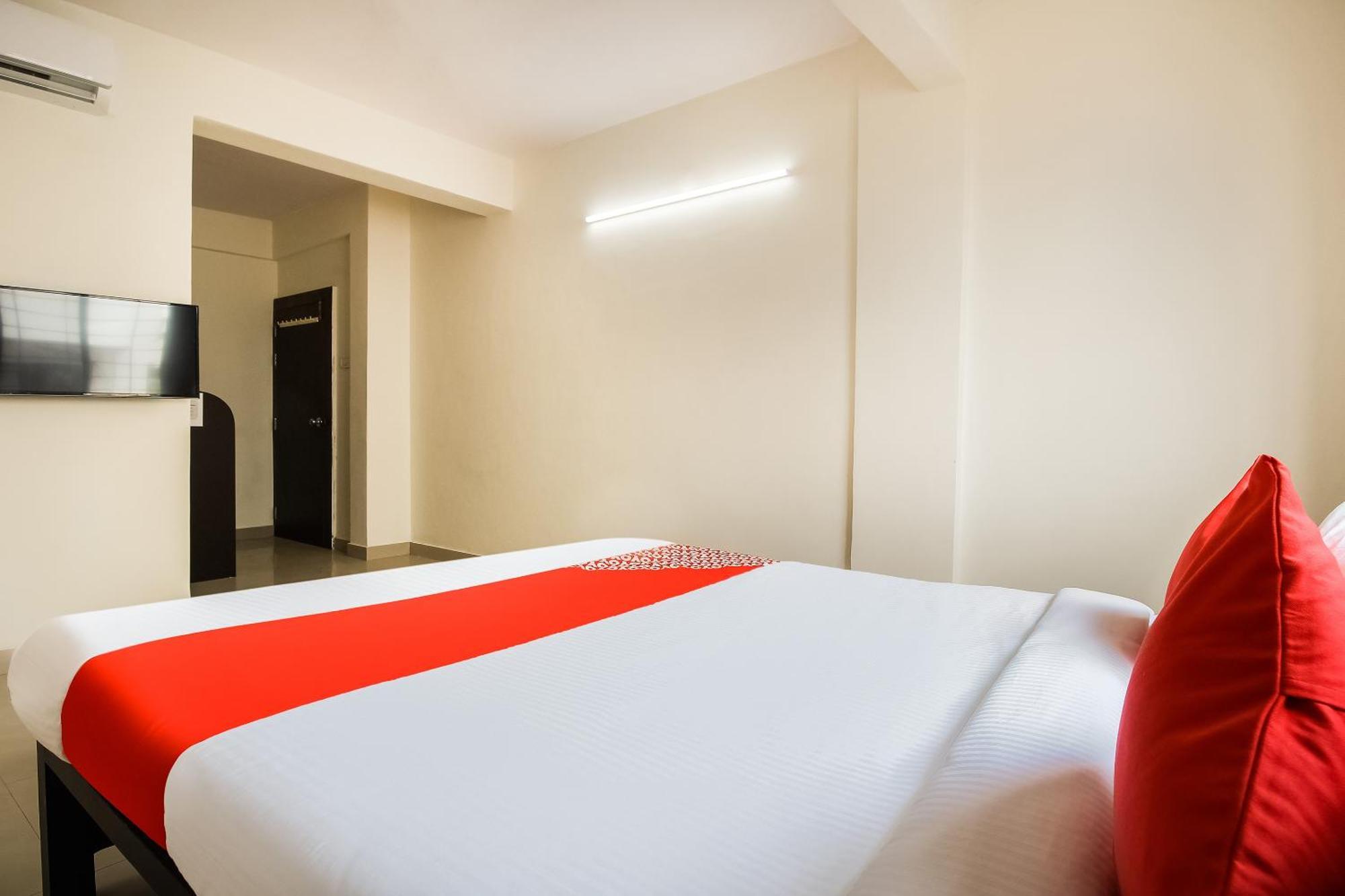 פונה Hotel O Galaxy Near Inox מראה חיצוני תמונה