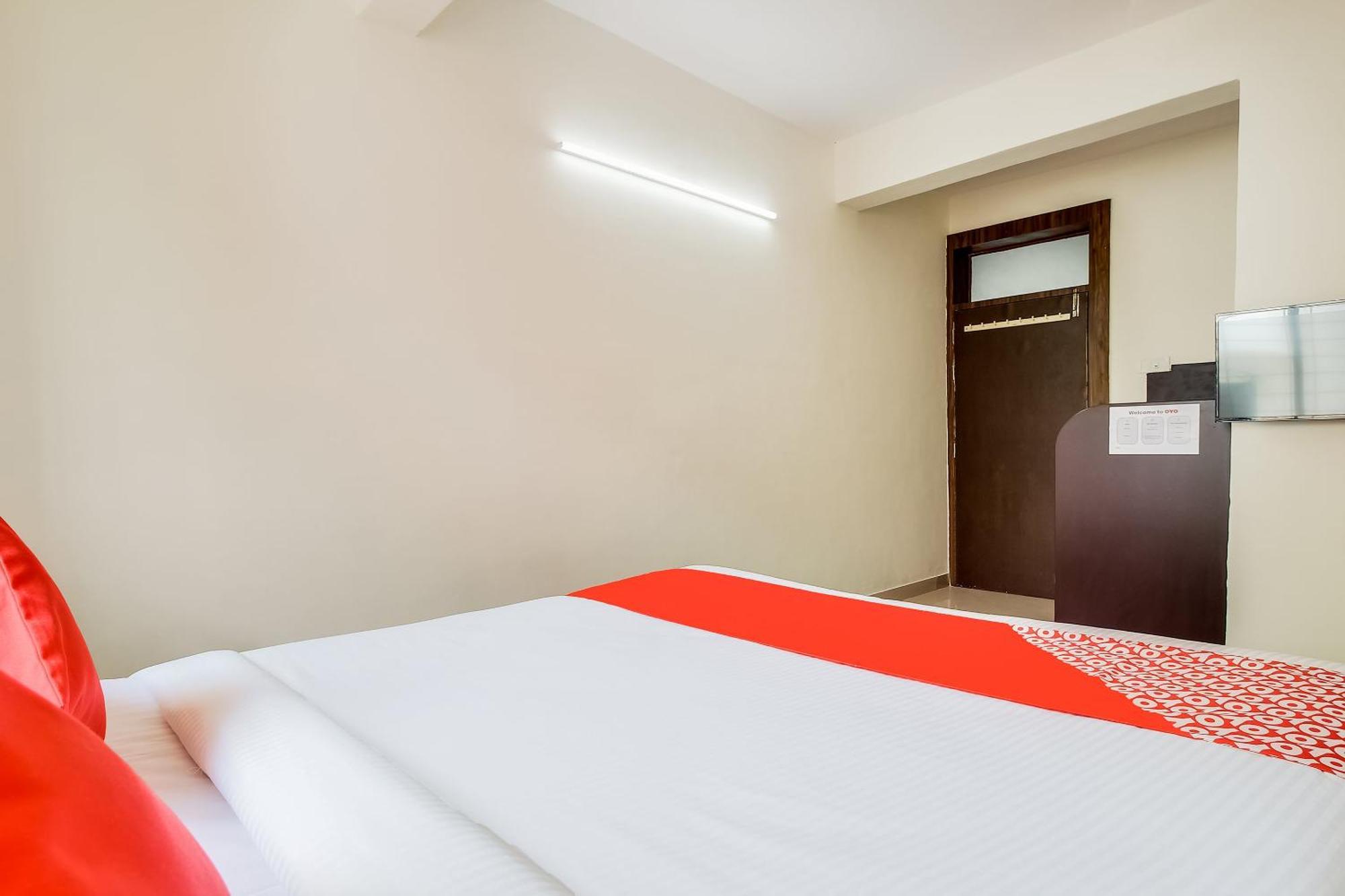 פונה Hotel O Galaxy Near Inox מראה חיצוני תמונה